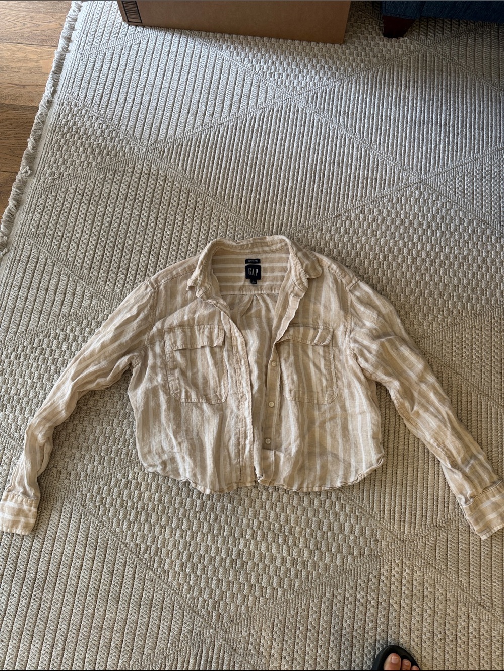 GAP Cropped Striped Button-Up Shirt Jacket — Beige and Off-White